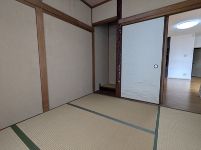 【収納】 | 藤原台北町２丁目　中古戸建 | 床の間もあり客間としてお使い頂けます。リビングとの続き間になっております。