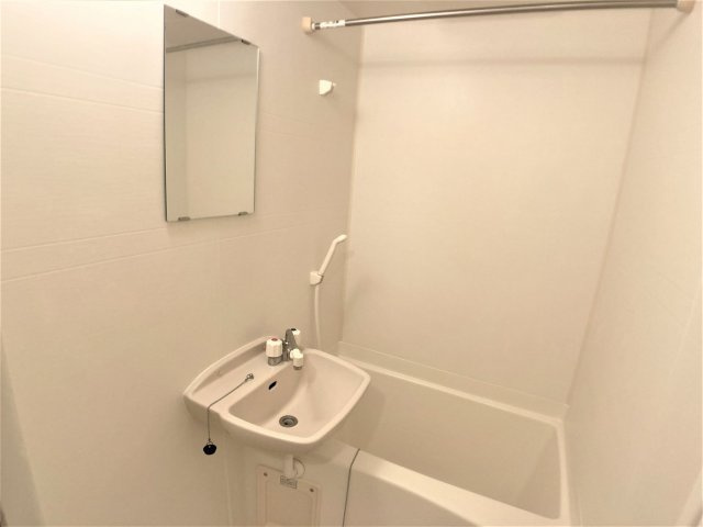 【洗面所】 | 設備・仕様は号室により異なる為、現況を優先致します。