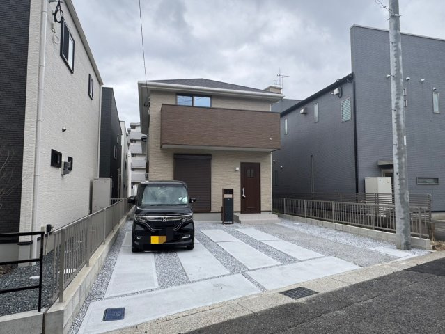 SUN COURT－サンコートー小倉南区沼本町1丁目　【小倉南区　新築戸建て】の駐車場|駐車スペースは並列2台可能♪　【小倉南区　新築戸建て】