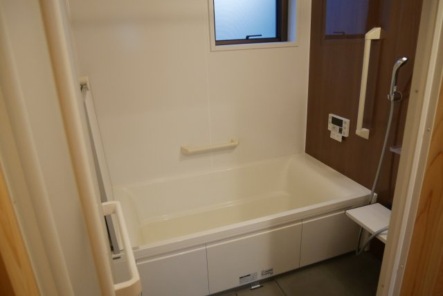 津山市勝間田町　１LDK戸建賃貸+ロフトの浴室