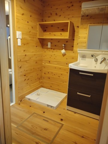 津山市勝間田町　１LDK戸建賃貸+ロフトの洗面所