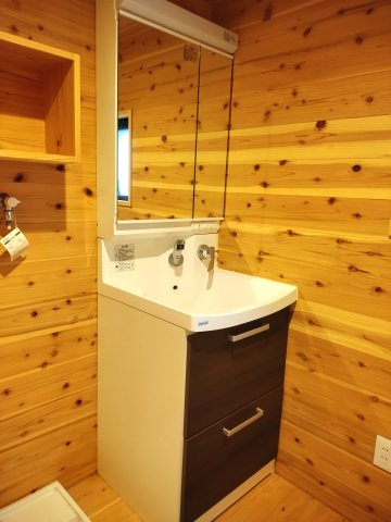 津山市勝間田町　１LDK戸建賃貸+ロフトの洗面所