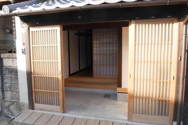 津山市勝間田町　１LDK戸建賃貸+ロフトの玄関