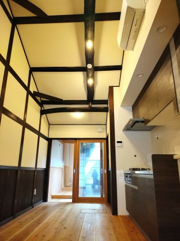 津山市勝間田町　１LDK戸建賃貸+ロフトの居間・リビング