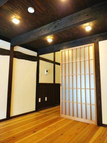 津山市勝間田町　１LDK戸建賃貸+ロフトの居間・リビング