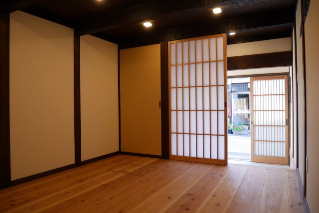 津山市勝間田町　１LDK戸建賃貸+ロフトの居間・リビング