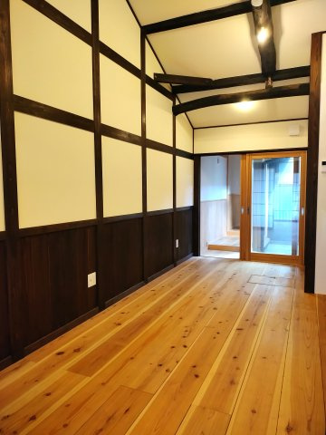 津山市勝間田町　１LDK戸建賃貸+ロフトの居間・リビング