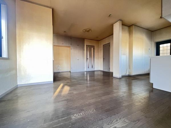 藤沢市鵠沼藤が谷4丁目　中古戸建の居間・リビング