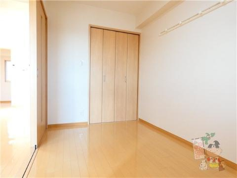 下中野Ｓ－１ビルの居間・リビング|洋室