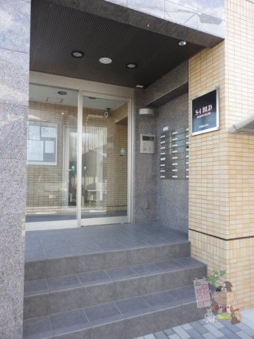 下中野Ｓ－１ビルのエントランス