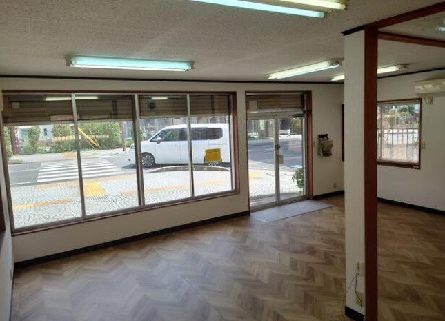 大津市錦織３丁目の事務所の内装