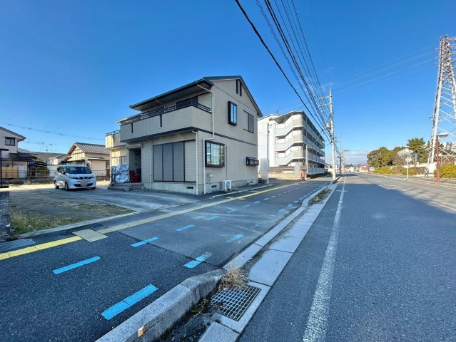 野洲市市三宅T3号地　売土地の前面道路含む現地写真