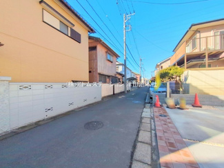 【前面道路含む現地写真】