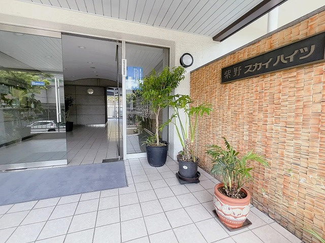 紫野スカイハイツのエントランス