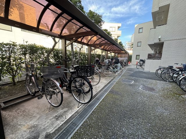 セントエルモお花茶屋の駐車場
