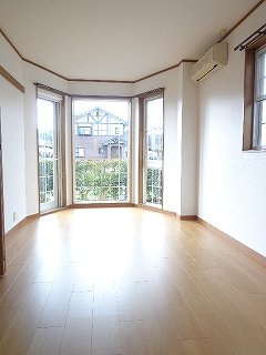 【内装】 | アーバン不知火Ⅷ | 明るい色調の室内です