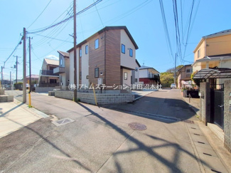 【前面道路含む現地写真】