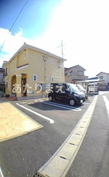 カルムミニヨンの駐車場