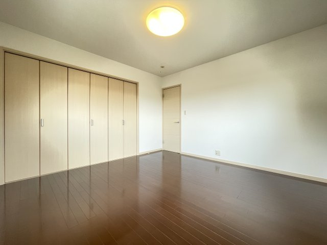 【洋室】 | 菊池郡大津町大津　中古戸建 | ☆2階洋室☆各居室に収納ありキレイを保てそうです☆