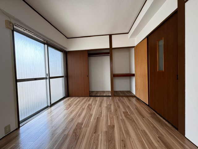 フラーリッシュ舟入南の洋室