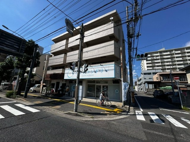 フラーリッシュ舟入南のその他|車をお持ちの方に嬉しい駐車場付きの物件です