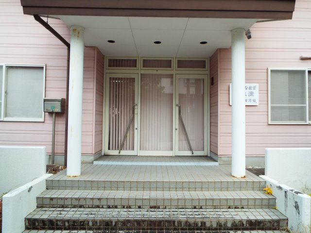 高知市潮見台1丁目のエントランス