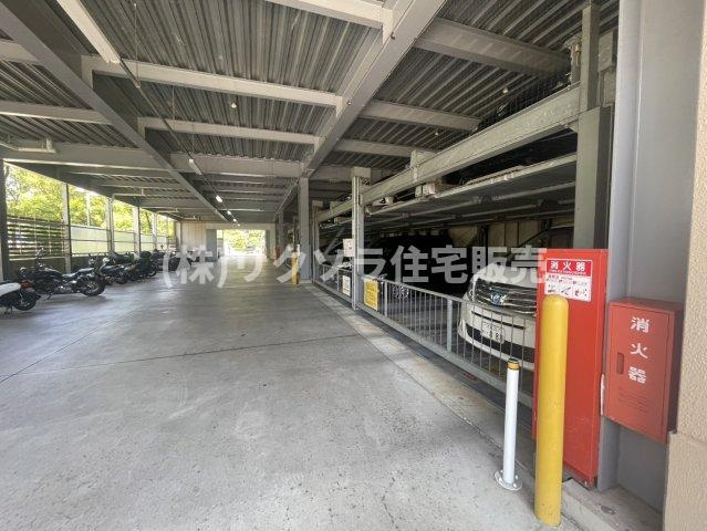 リバティパーク枚方D棟の駐車場|■物件内覧・資金計画相談・住宅ローン相談、リフォーム相談、お問合せ受付中■
※当日・翌日のご内覧、ご相談はお電話でのお問合せがスムーズです！