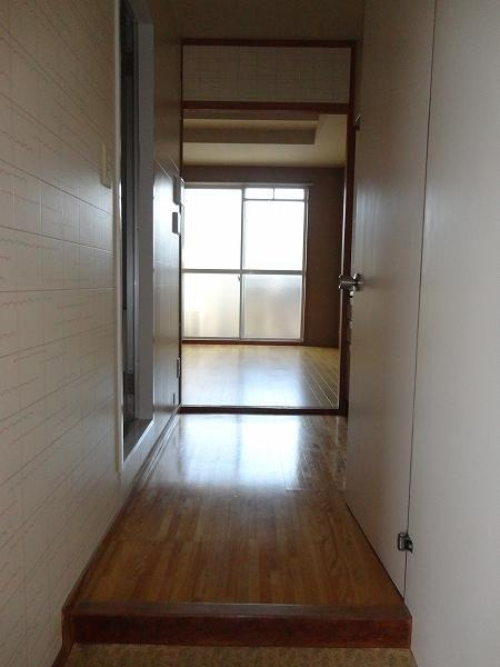 パークハイツ相模の玄関|収納もある玄関です