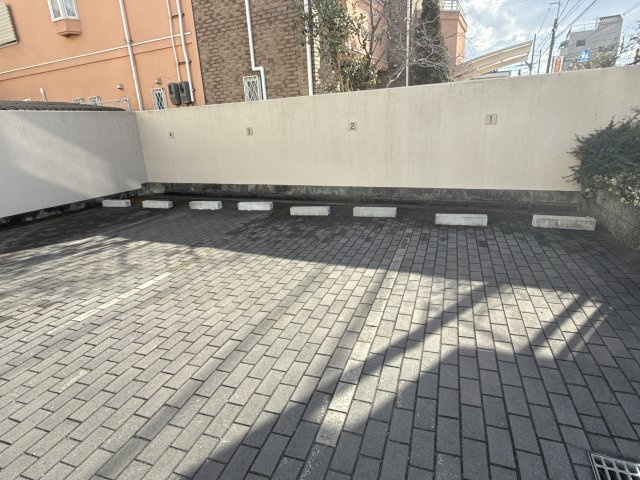 姫路北八代パークホームズの駐車場