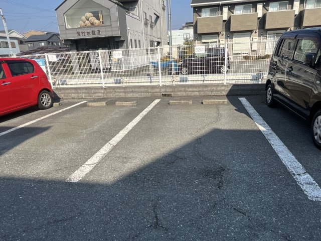 プレステージ21　B棟の駐車場
