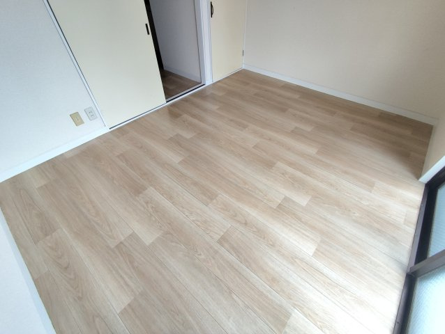 臼井デンタルビルの洋室