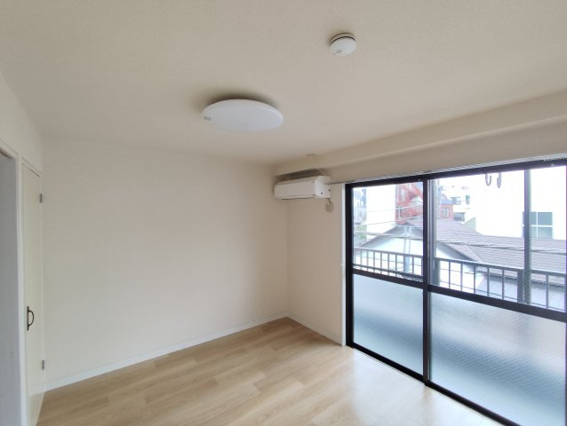 臼井デンタルビルの洋室