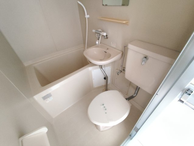 臼井デンタルビルの浴室