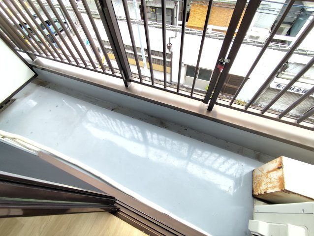 臼井デンタルビルのバルコニー