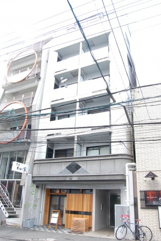 トランプ並木の外観|建物外観を気になさる方へ、見た目の良い物件です