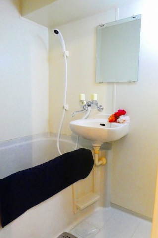 トランプ並木の浴室|落ち着いた空間のお風呂です