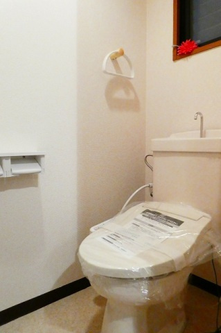 トランプ並木のトイレ|シンプルで使いやすいトイレです