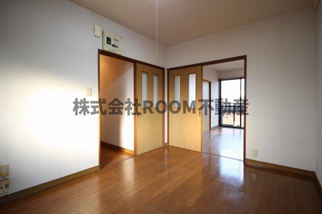 メゾンKMの居間・リビング|ゆったり過ごせる居間です