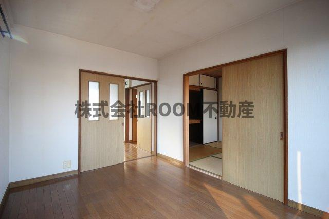 メゾンKMの居間・リビング|ゆったりとしたリビングです