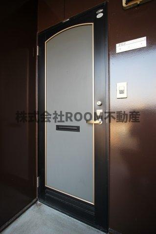 メゾンKMの玄関|落ち着いた玄関です