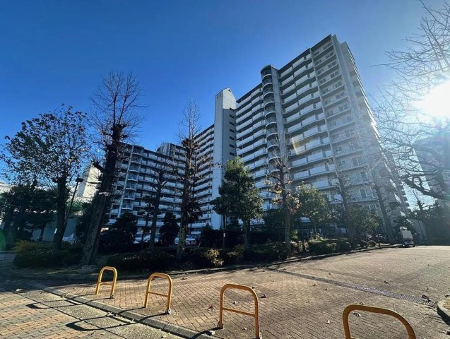 メイプルパークスクエア東2番街の外観|新しい生活にいかがでしょうか？外観はお住まいの顔になります。こだわりたいポイントですね。水回りリフォームやリノベーションも承ってます。
■現地見学・資金計画相談・住宅ローン相談もお問合せ受付中■