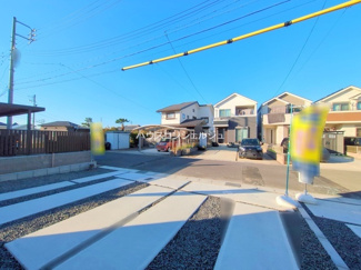 【前面道路含む現地写真】