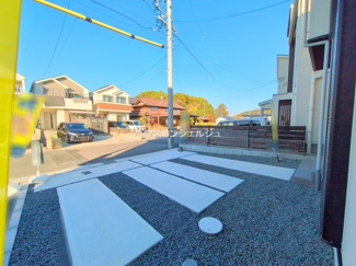 【前面道路含む現地写真】