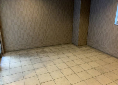 【ロビー】 | ライドウェーブ相武台 | ラウンジは、マンションの共用スペースに椅子やテーブルなどを配置した利用者が寛げる空間です。屋内型ラウンジと屋外型ラウンジがあります。共用部分の管理状況と合わせて、詳細については現地でご確認ください。