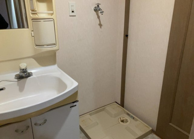 【ランドリースペース】 | ライドウェーブ相武台 | ランドリースペースも気になります。洗濯機置場があり「洗う、干す、取り込む、アイロンがけ、たたむ」など、洗濯に関する家事をするための空間です。広さや収納など付帯設備も含めて、詳細は現地でご確認ください。