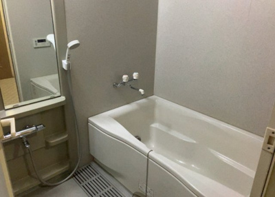 【浴室】 | ライドウェーブ相武台 | 入浴時の快適さも大事なことですが、綺麗な状態を維持できなければ気持ちよく入浴できません。毎日の掃除が楽という点は大事なポイントになります！カビが生えにくく掃除がしやすい、壁や浴槽を選ぶといいでしょう。