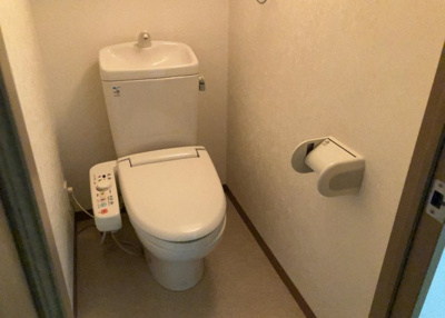 【トイレ】 | ライトウェーブ相武台 | トイレは大きさや形、機能、抗菌性などが異なる多種多彩なタイプが各メーカーから出ています。それぞれに良さがあるため、事前にどういったタイプのトイレがいいのかをご家庭内で決めて、内見に行くといいでしょう。