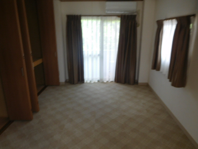 三創ビルの寝室