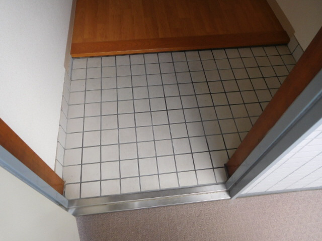 三創ビルの玄関