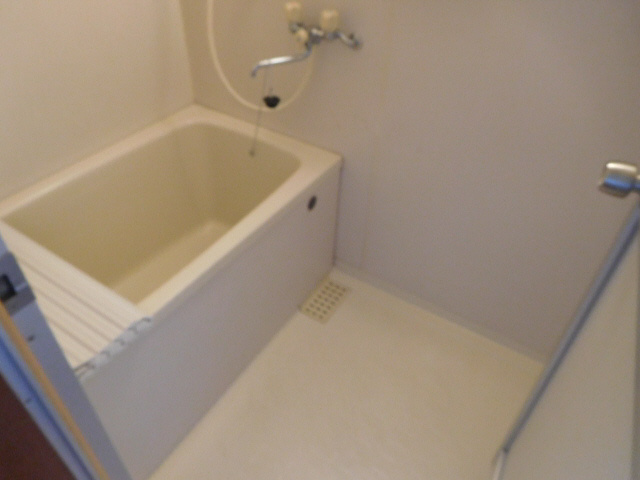 三創ビルの浴室